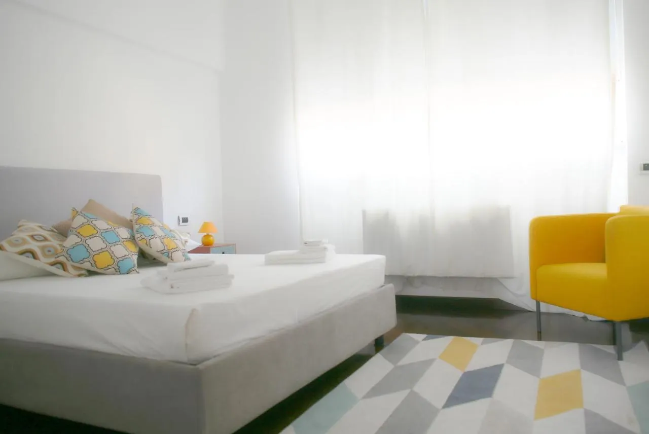 Kontakt z Bnbutler - Bergonzoli - Modern And Bright Near Central Station